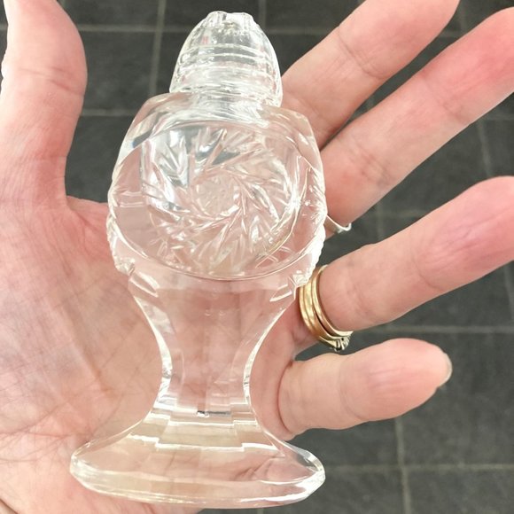 Pinwheel crystal salt & pepper and napkin holders + bonus - Picture 2 of 4